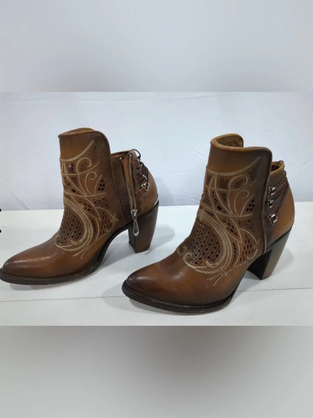 Cuadra Embroidered Bovine Leather Ankle Bootie, Women Sz 40, US Sz 10,